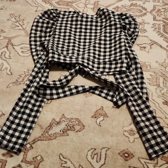 Black White Puff Shoulder Crop Shirt - Picture 4 of 4